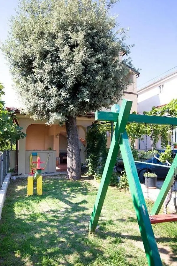 Apartments For Families With Children Lopar, Rab - 20749